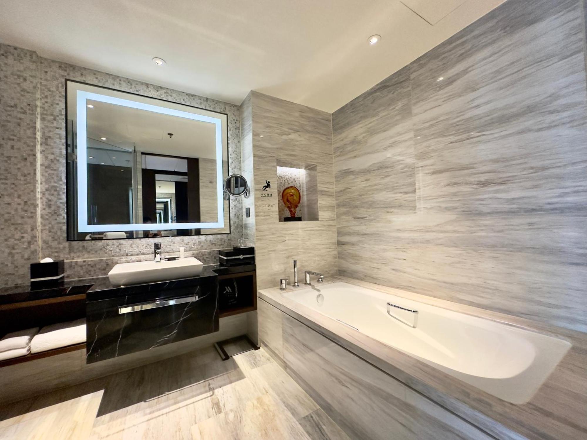 Shanghai Marriott Hotel Pudong East - Only A 30 Minute Drive From Disney Екстер'єр фото