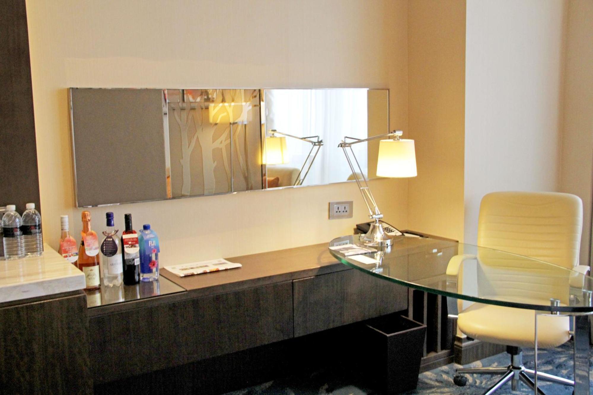 Shanghai Marriott Hotel Pudong East - Only A 30 Minute Drive From Disney Екстер'єр фото